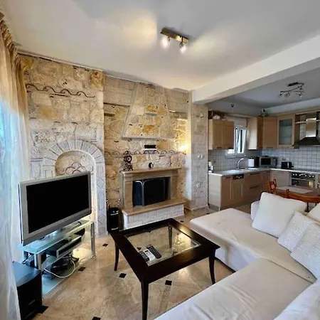 #als- Stone Maisonette In *
