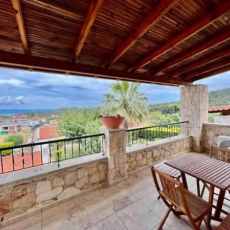 #als- Stone Maisonette In *