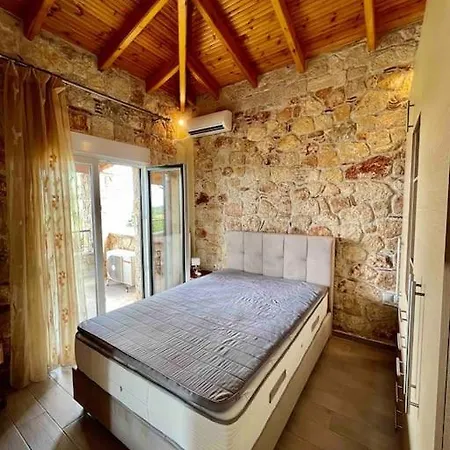 #als- Stone Maisonette In