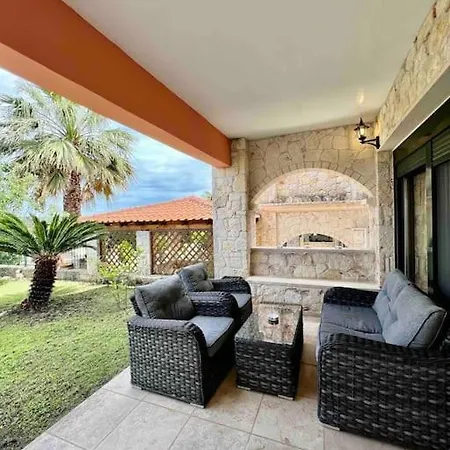 #als- Stone Maisonette In