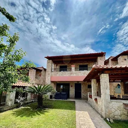 #als- Stone Maisonette In * Paliouri