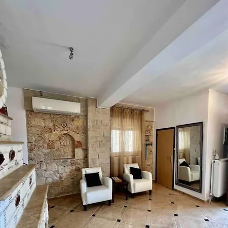 #als- Stone Maisonette In *