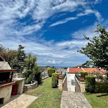 #als- Stone Maisonette In