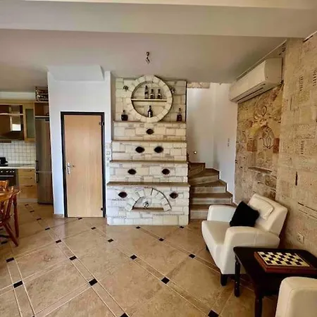#als- Stone Maisonette In * Paliouri