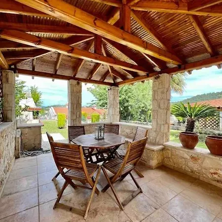 #als- Stone Maisonette In Villa